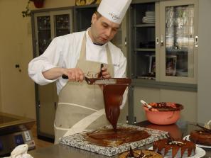 Эдвард Лебедев за работой